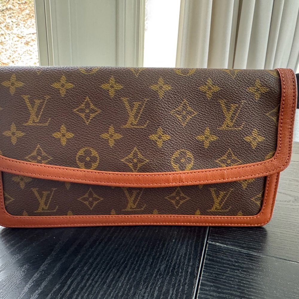 Louis Vuitton Dame PM Monogram Clutch